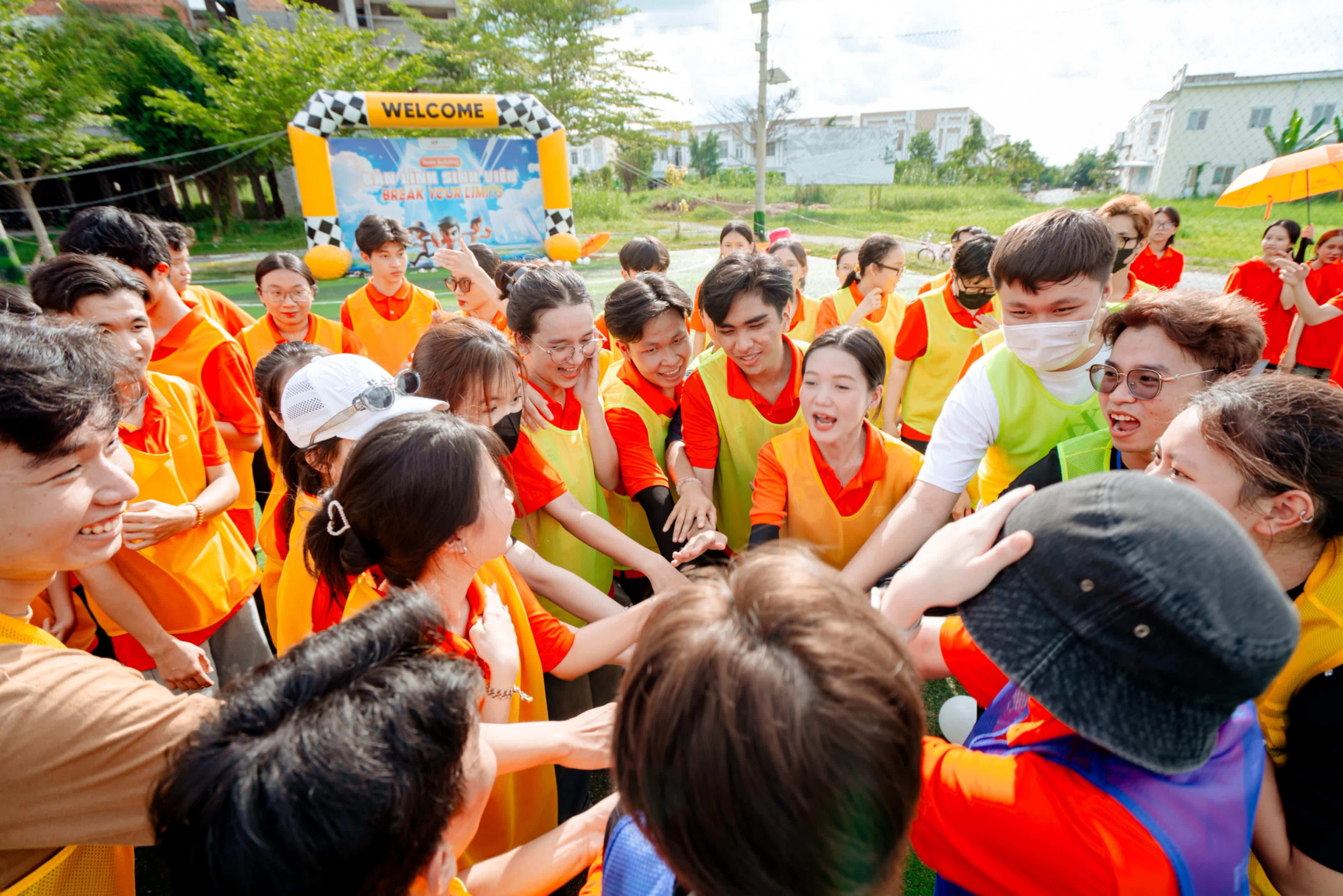 TỔ CHỨC TEAM BUILDING
 HỌC SINH